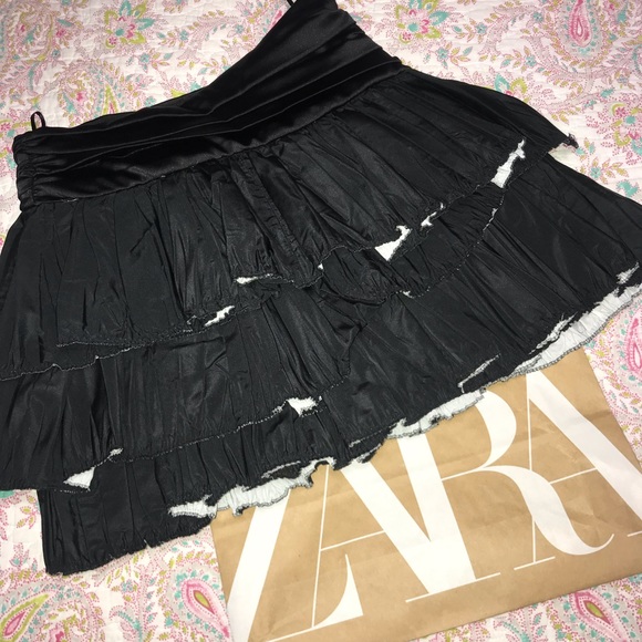 Zara Dresses & Skirts - Zara Blogger Favorite—Ruffled Mini Skirt